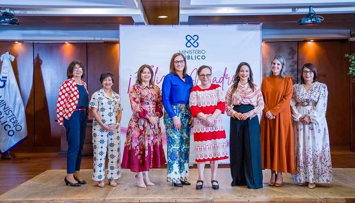 Homenaje a las madres del Ministerio Público