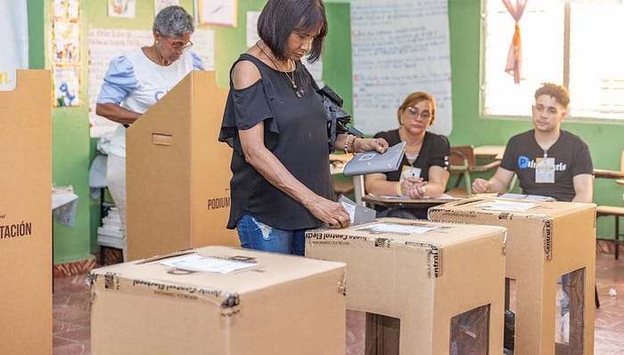 Cierra votación en elecciones a Presidencia y Congreso en República Dominicana