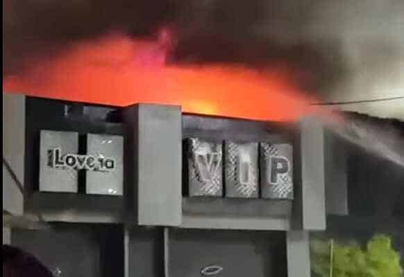 Incendio en discoteca Lovera VIP de Santiago deja un fallecido