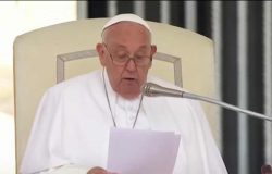 El papa Francisco se disculpa por comentarios homófobos sobre los seminarios