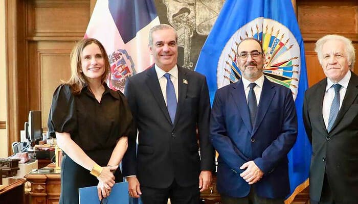 Abinader refuerza su compromiso con la democracia y el desarrollo sostenible en la conferencia anual de la CAF