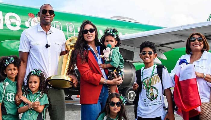 Al Horford trae réplica del trofeo de campeón de la NBA a República Dominicana